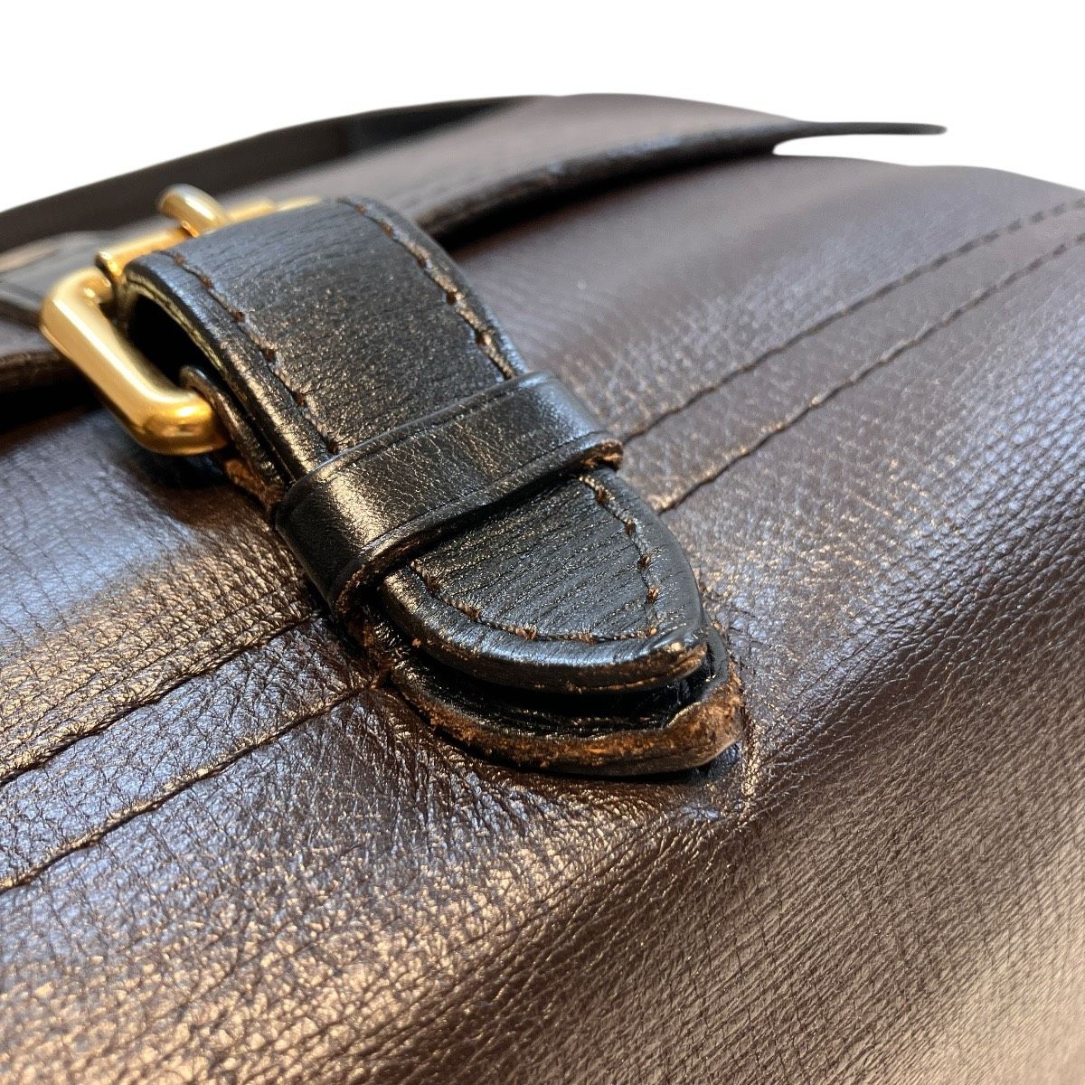 Louis Vuitton Omaha Utah Messenger Bag Leather — view 6