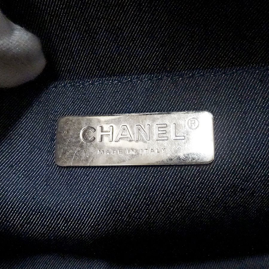 Chanel Shoulder Bag Leather Black Gold Chain Small — view 6