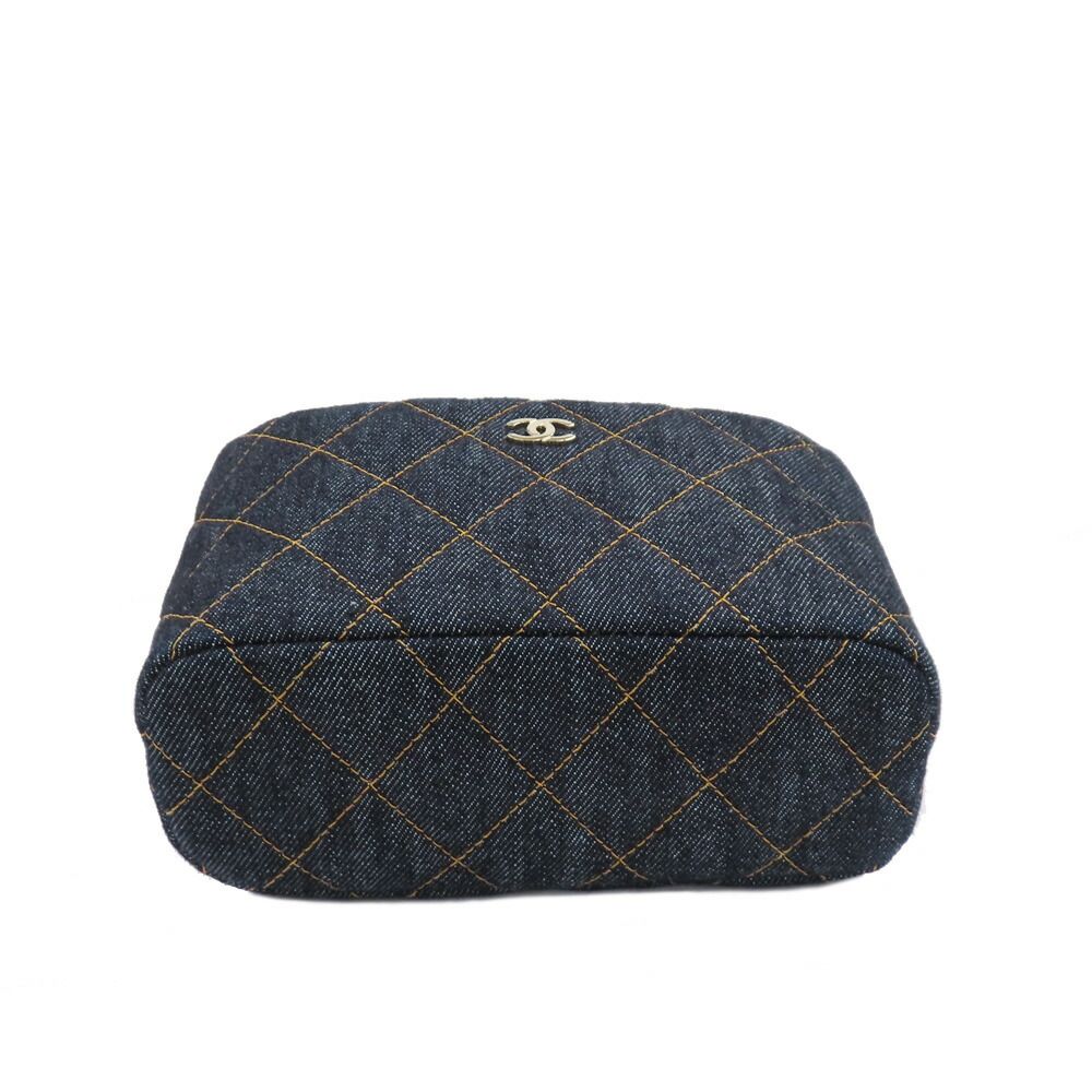 Chanel Classic Chain Clutch Pre Collection Denim — view 7