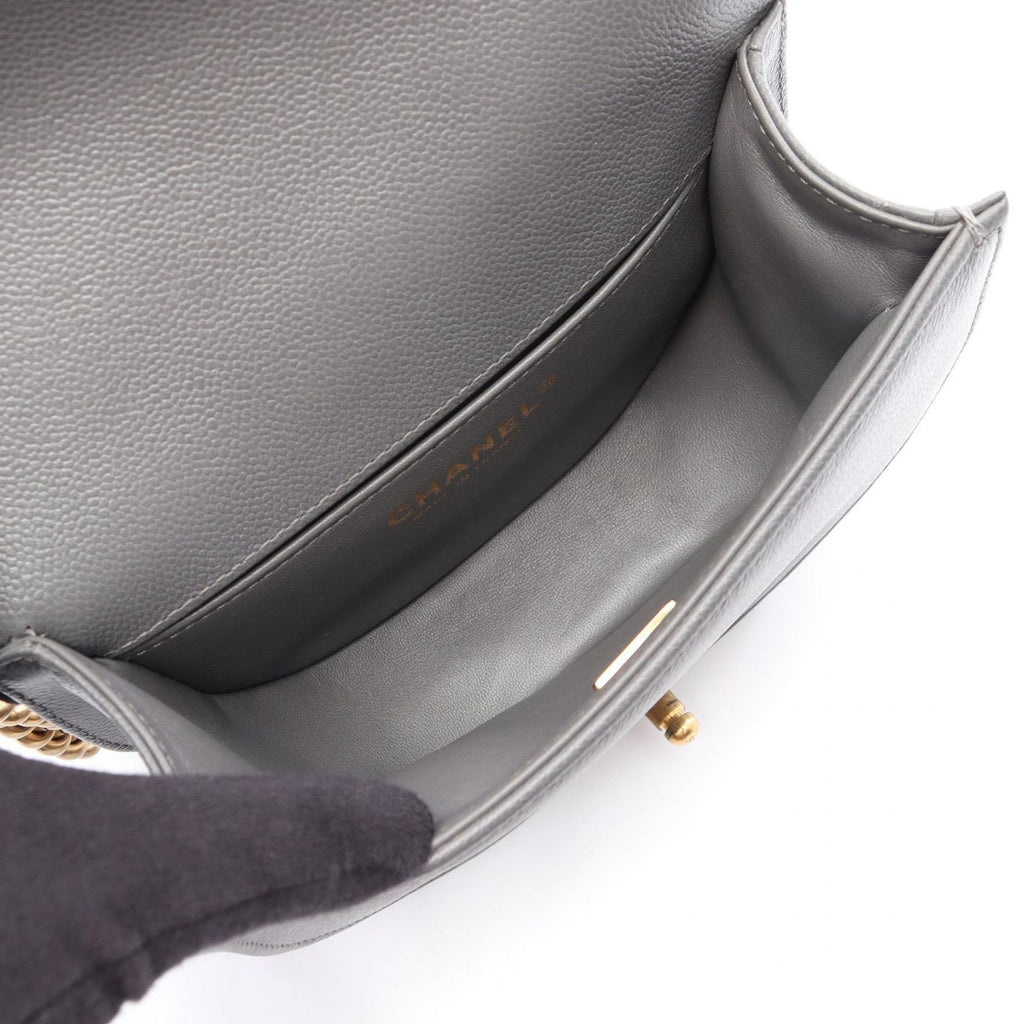Chanel Shoulder Bag Bo Ischanel Smo le Gray Caviar Leather Bo Smo le — view 3