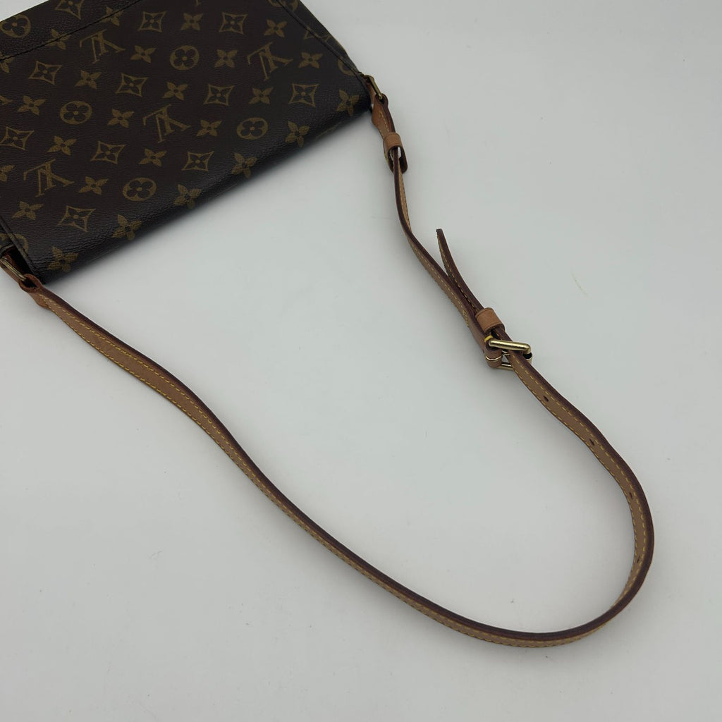 Louis Vuitton Musette Tango Short Shoulder — view 6