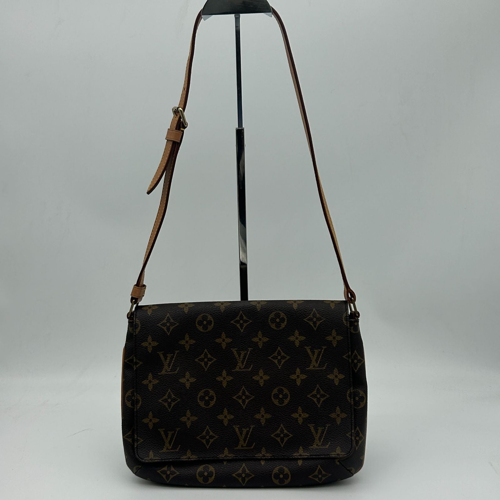 Louis Vuitton Musette Tango Short Shoulder — view 2