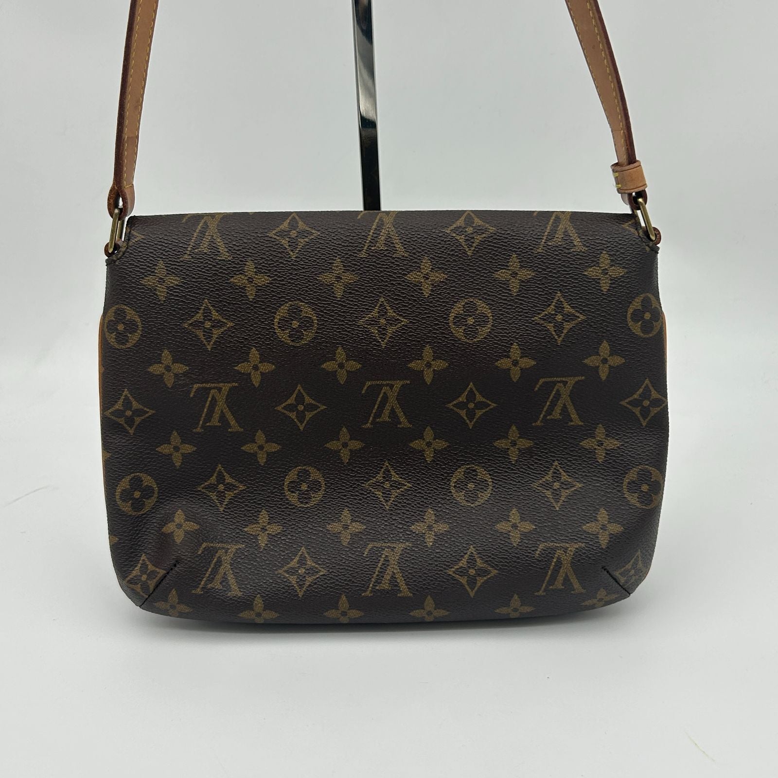 Louis Vuitton Musette Tango Short Shoulder — view 3
