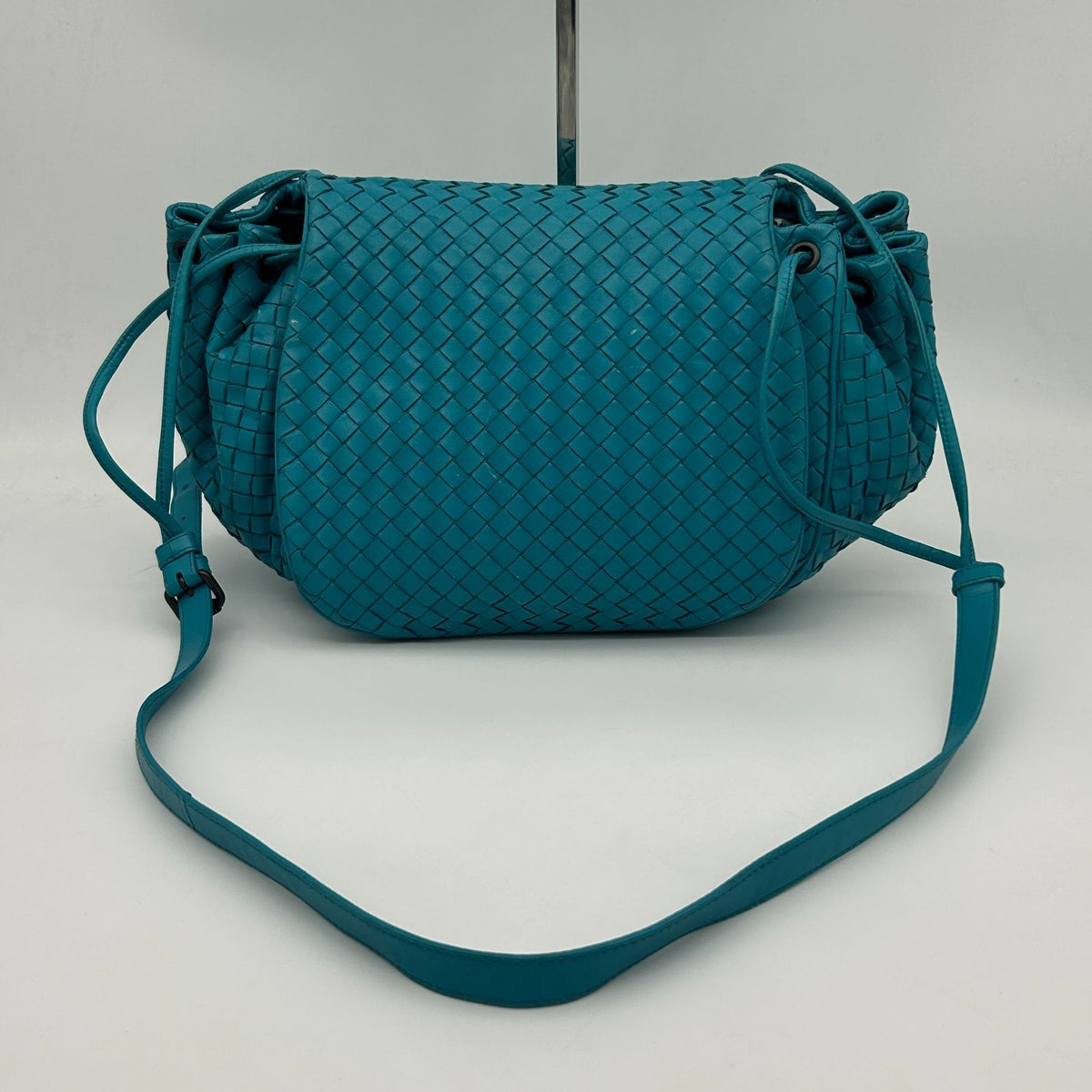 Bottega Veneta Crossbody Shoulder Bag Intrecciato Leather Blue — view 2