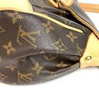 Louis Vuitton Handbag Vivari MM Monogram Canvas Brown — view 4