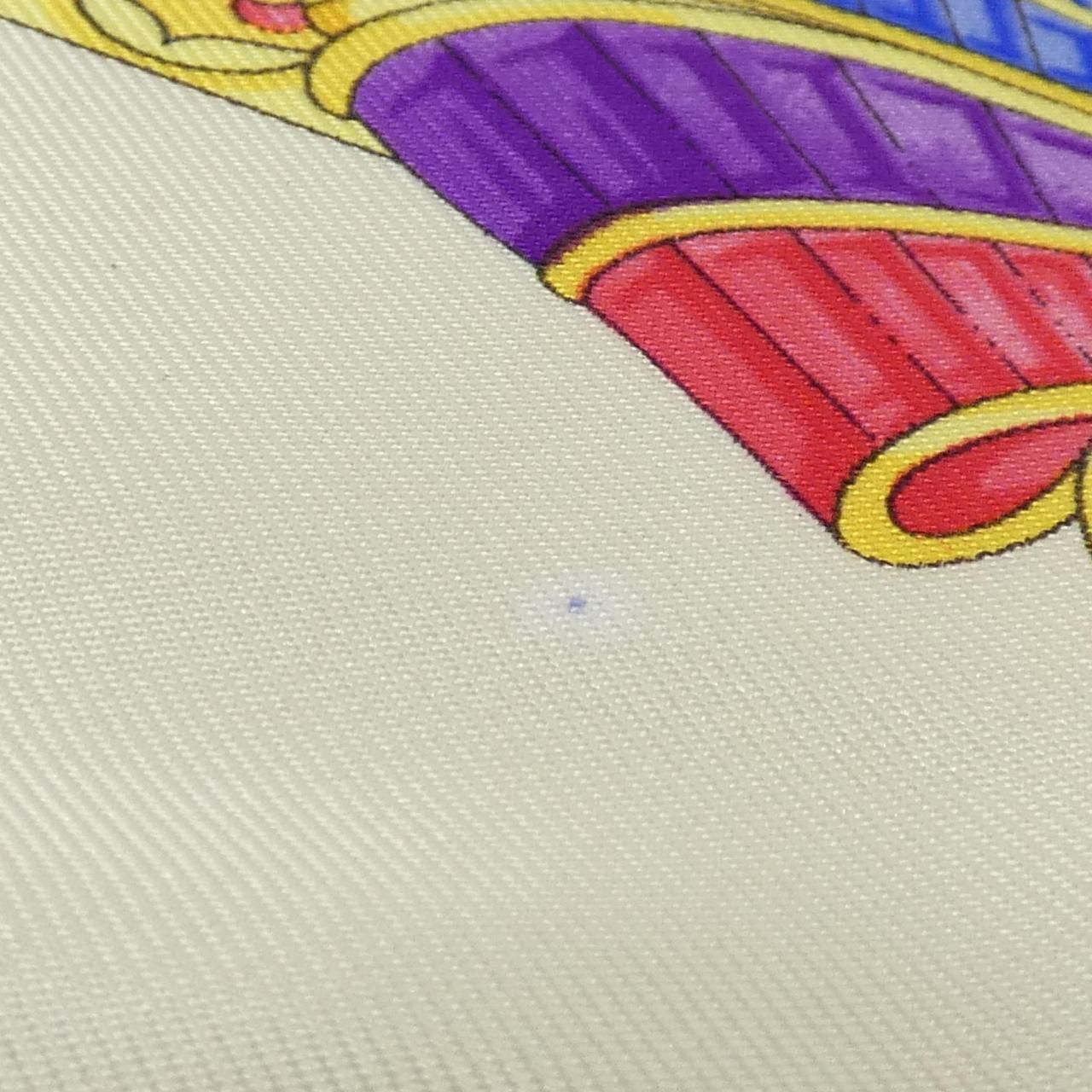Gucci Vintage Scarf Ivory — view 3
