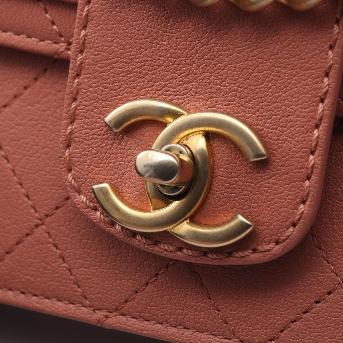 Chanel Shoulder Bag Quilted Pink Leather Chain — view 8