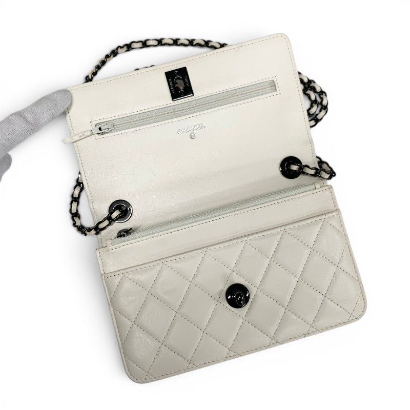Chanel Shoulder Bag White Black CC Logo Chain Wallet Turnlock — view 6