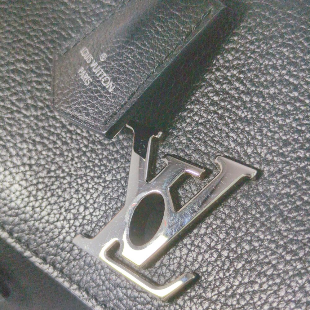 Louis Vuitton Lockme Mini 2-Way Handbag Noir — view 7