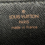 Louis Vuitton Pochette Series Dragonne Epi Handbag Leather — view 4