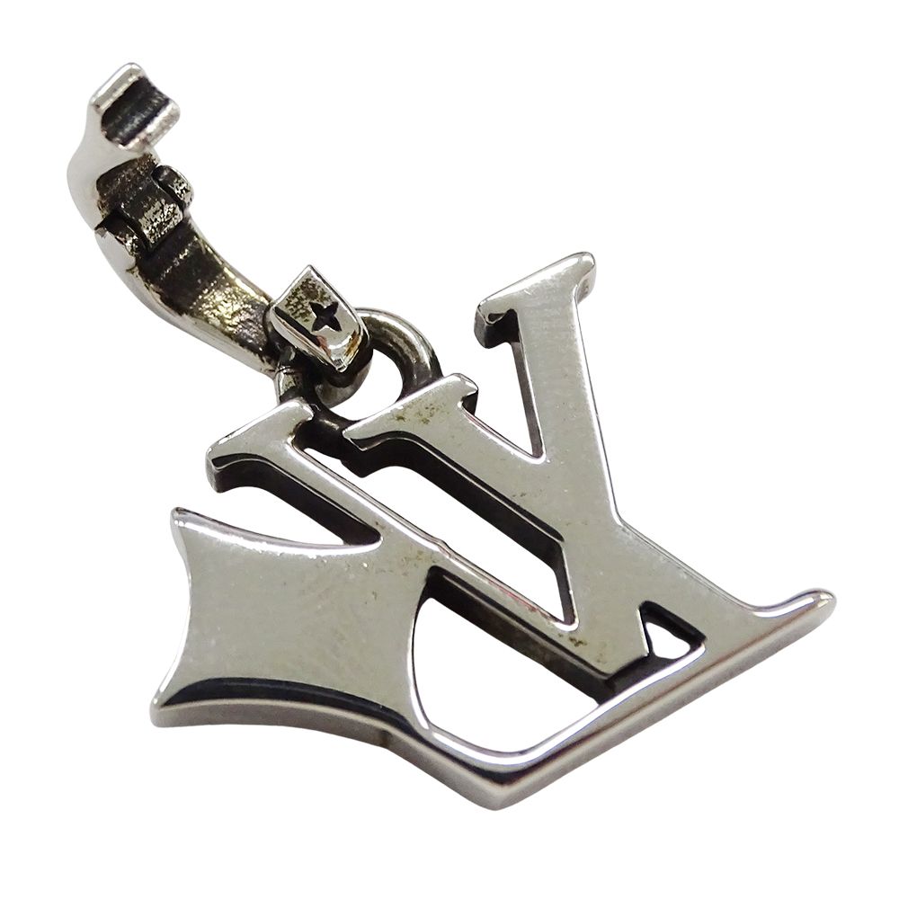 Louis Vuitton Charm Pendant LV Flower Silver — view 4