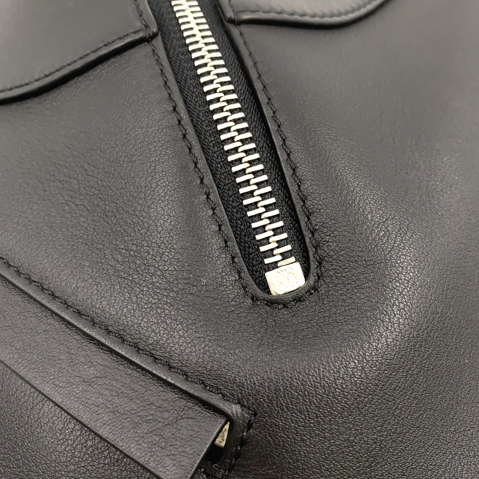 Loewe Hammock Compact Calfskin Black Shoulder Bag Silver — view 5