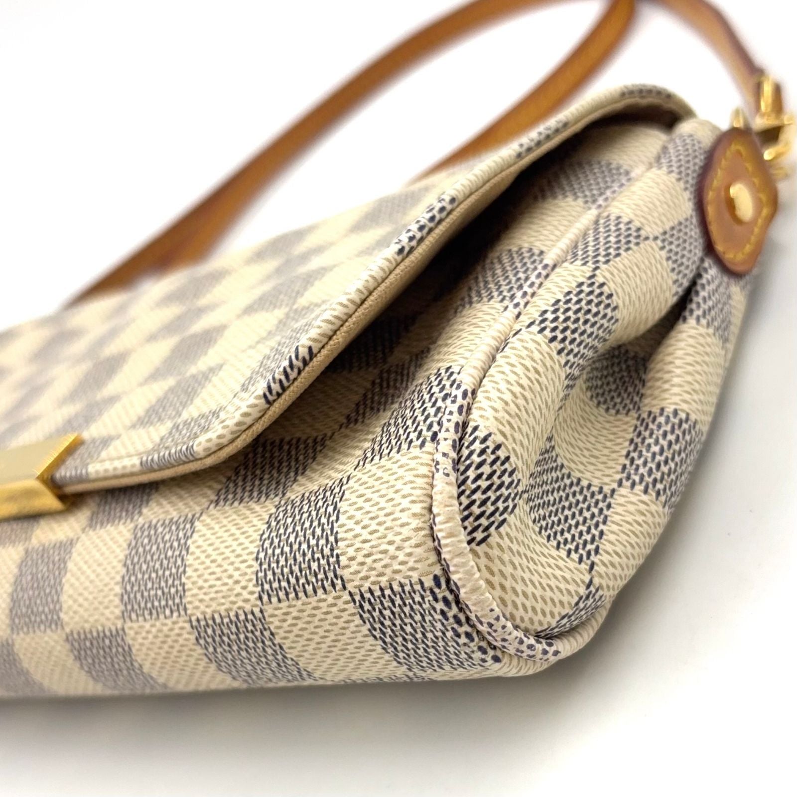 Louis Vuitton Favorite PM Damier Azur Shoulder Leather White — view 7