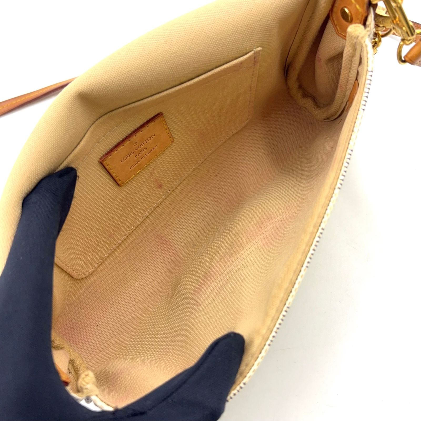 Louis Vuitton Favorite PM Damier Azur Shoulder Leather White — view 3