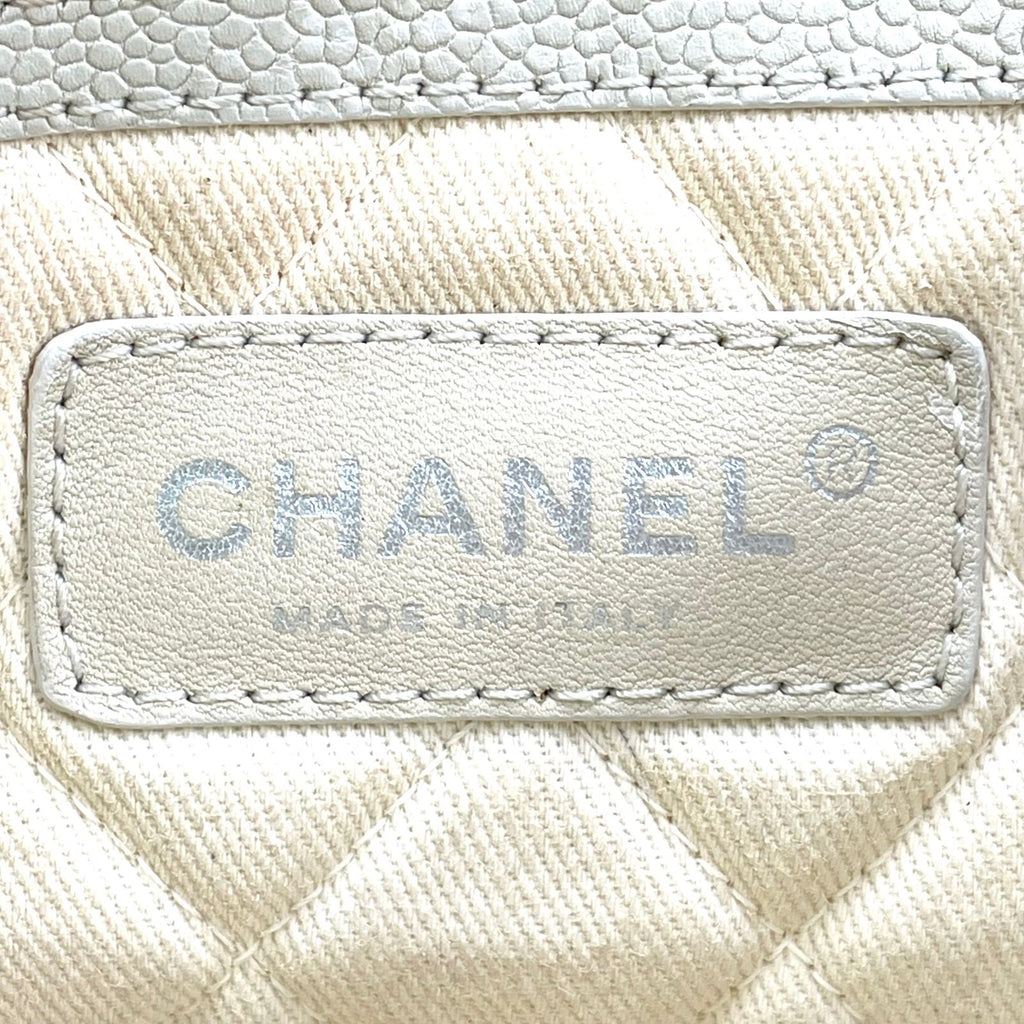 Chanel Limited CC Logo Caviar Leather Off White Chain Handbag Silver — view 4