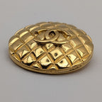 Chanel Brooch CC Logo Quilted Gold Round 25 Vintage — view 3