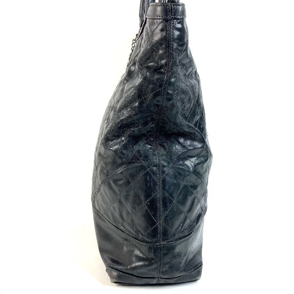 Chanel Shoulder Bag Quilted Black — view 3