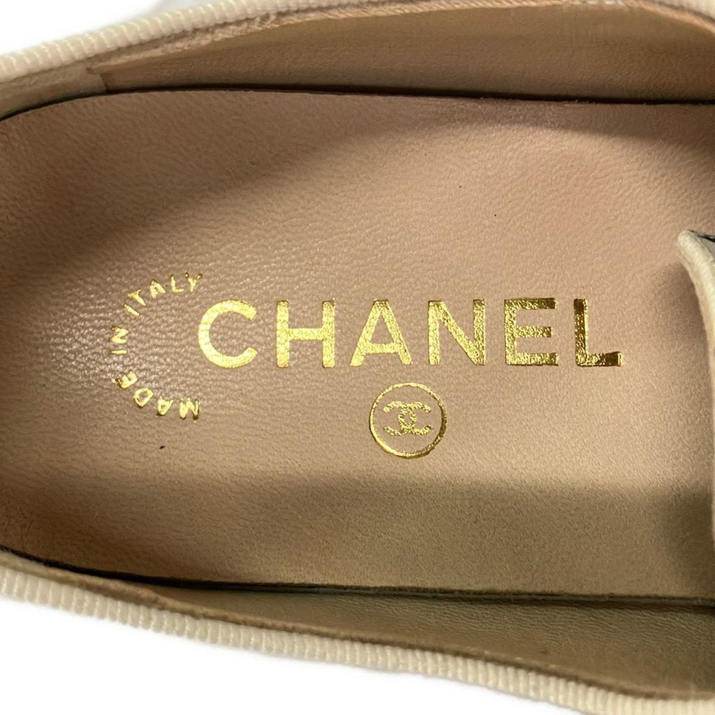 Chanel Sneakers 36 Ivory Navy Logo — view 5