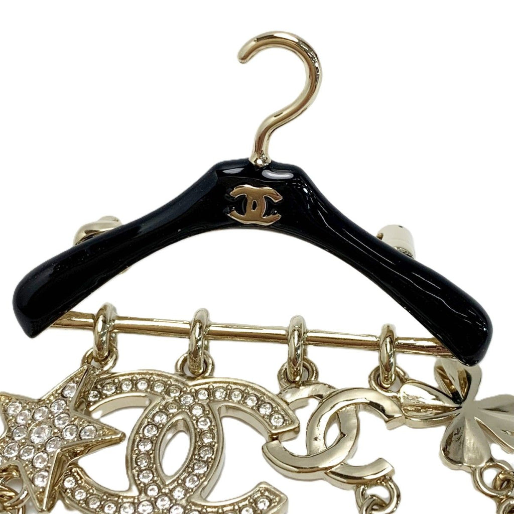 Chanel CC Logo Hanger Motif Metal Resin Brooch Gold Black — view 3