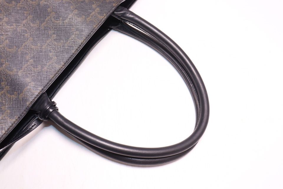 Celine Triomphe Vertical Cover Large Leather Tote — view 6