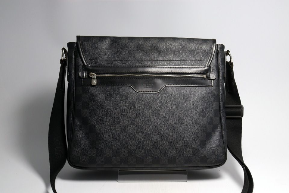 Louis Vuitton Damier Graphite Daniel MM Leather Shoulder — view 2