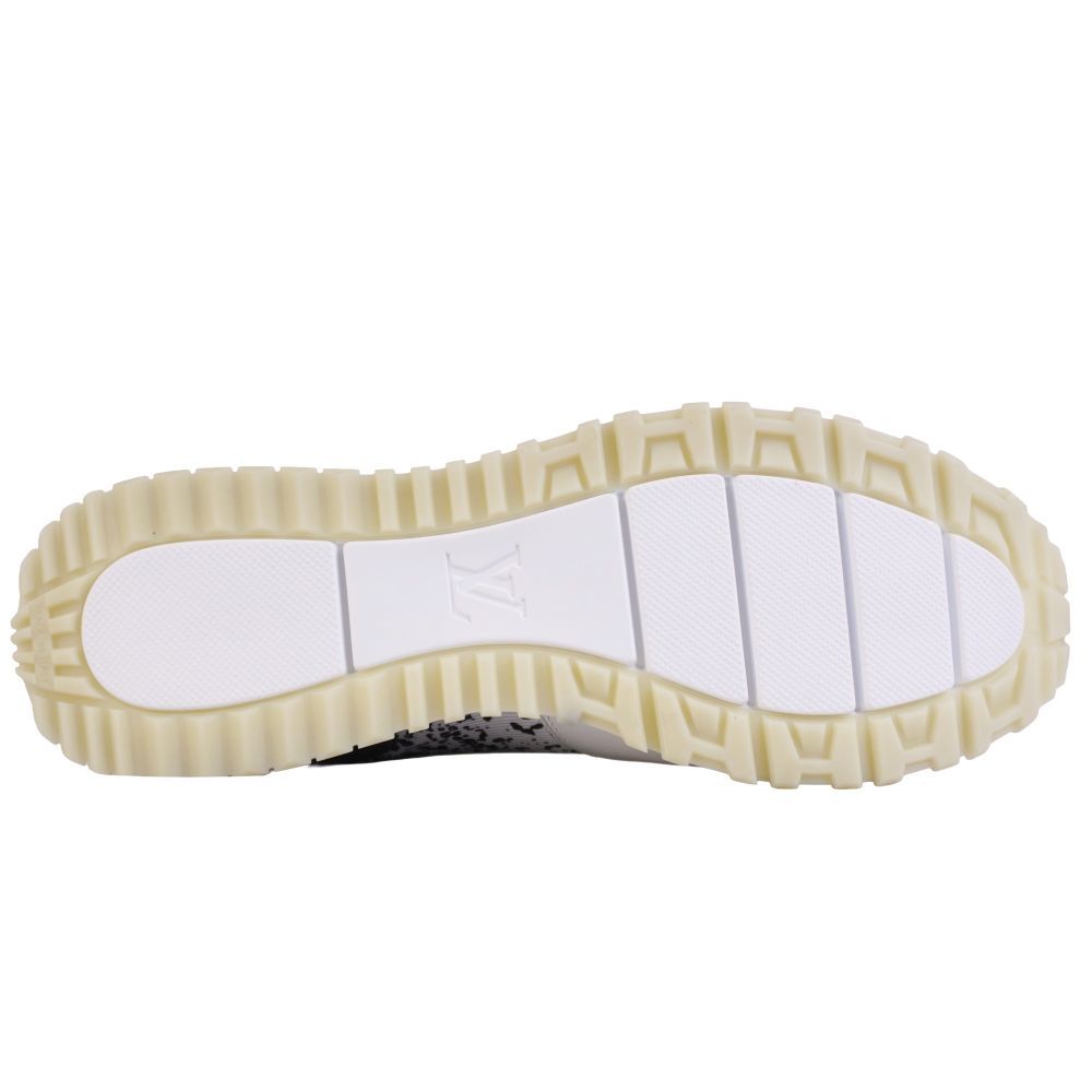 Louis Vuitton Sneakers Run Away — view 8