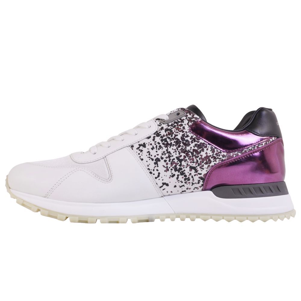 Louis Vuitton Sneakers Run Away — view 7