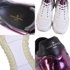Louis Vuitton Sneakers Run Away — view 9