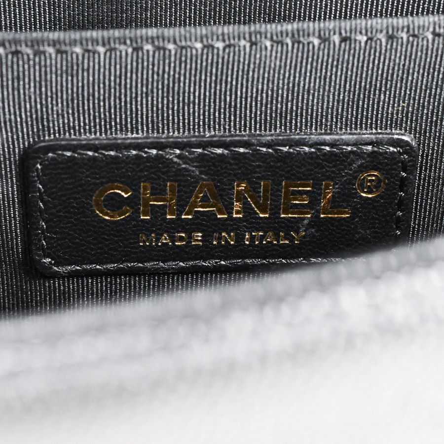 Chanel Shoulder Bag Small — view 6