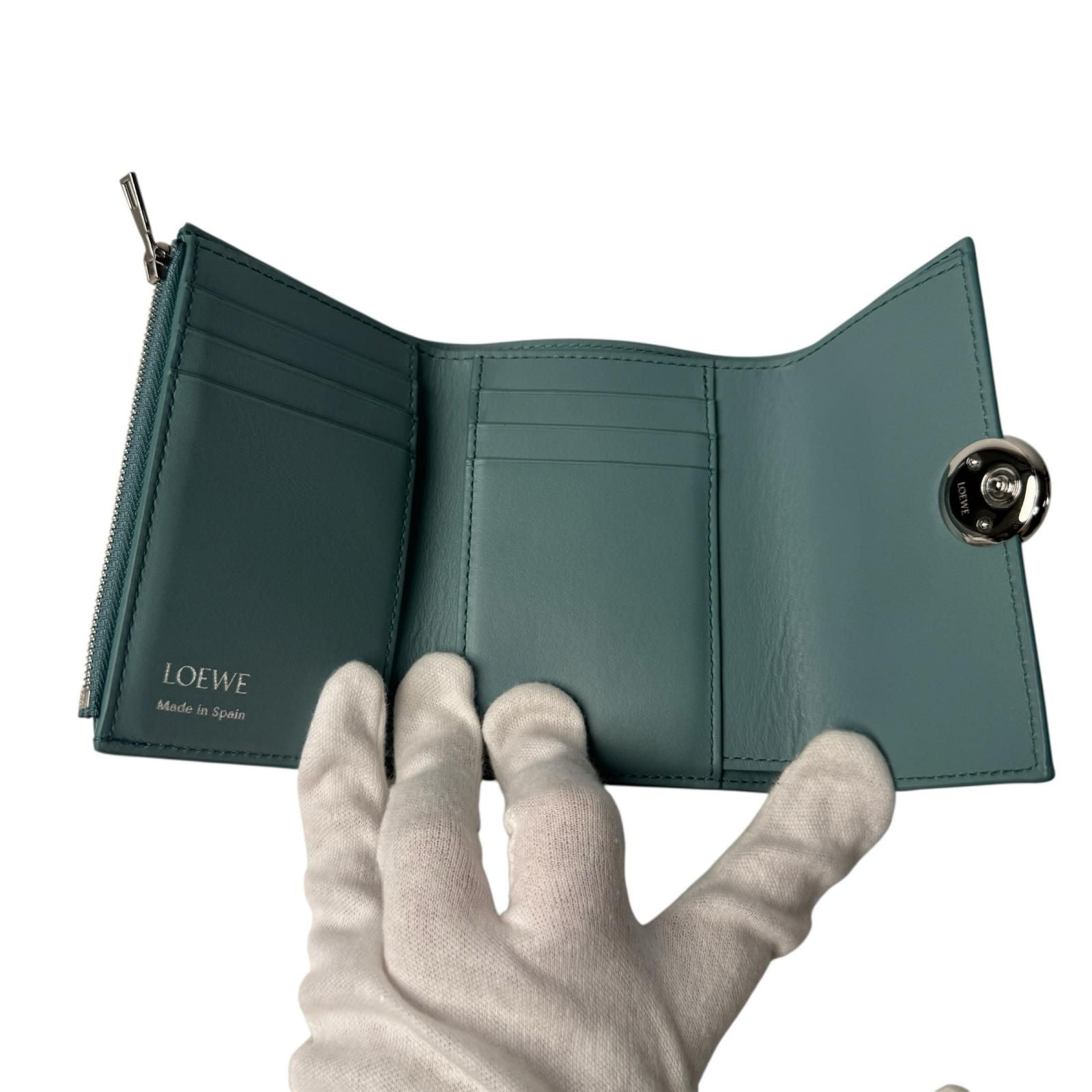Loewe Pebble Vertical Wallet Bifold — view 5