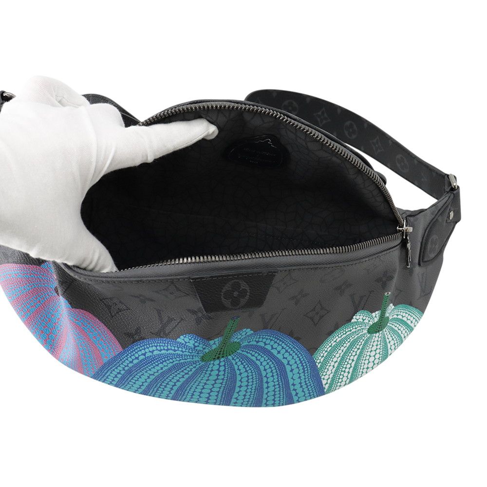 Louis Vuitton Belt Bag Monogram Eclipse Reverse LV Yk Maxi Bam Yayoi Kusama — view 6