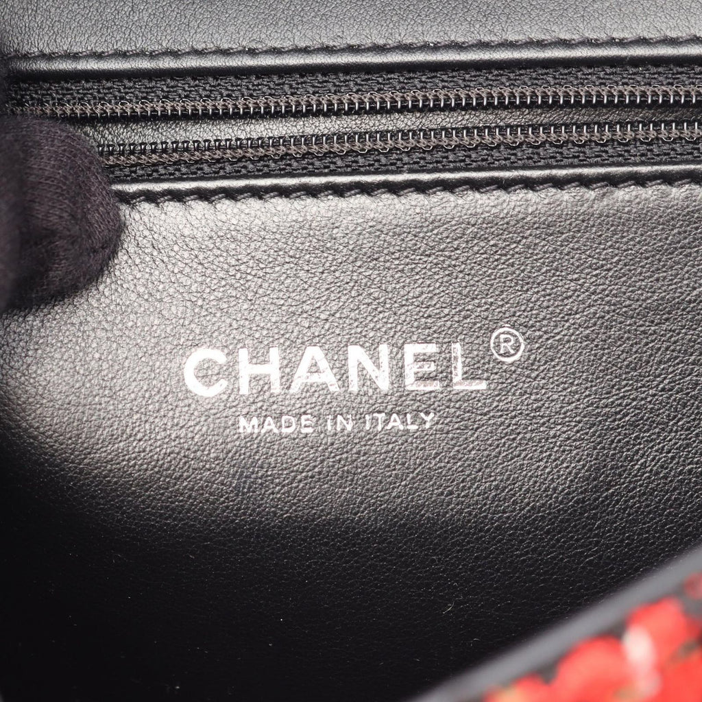 Chanel Shoulder Bag CC Filigree Red Black Fabric Leather CC Quilted Chain — view 4