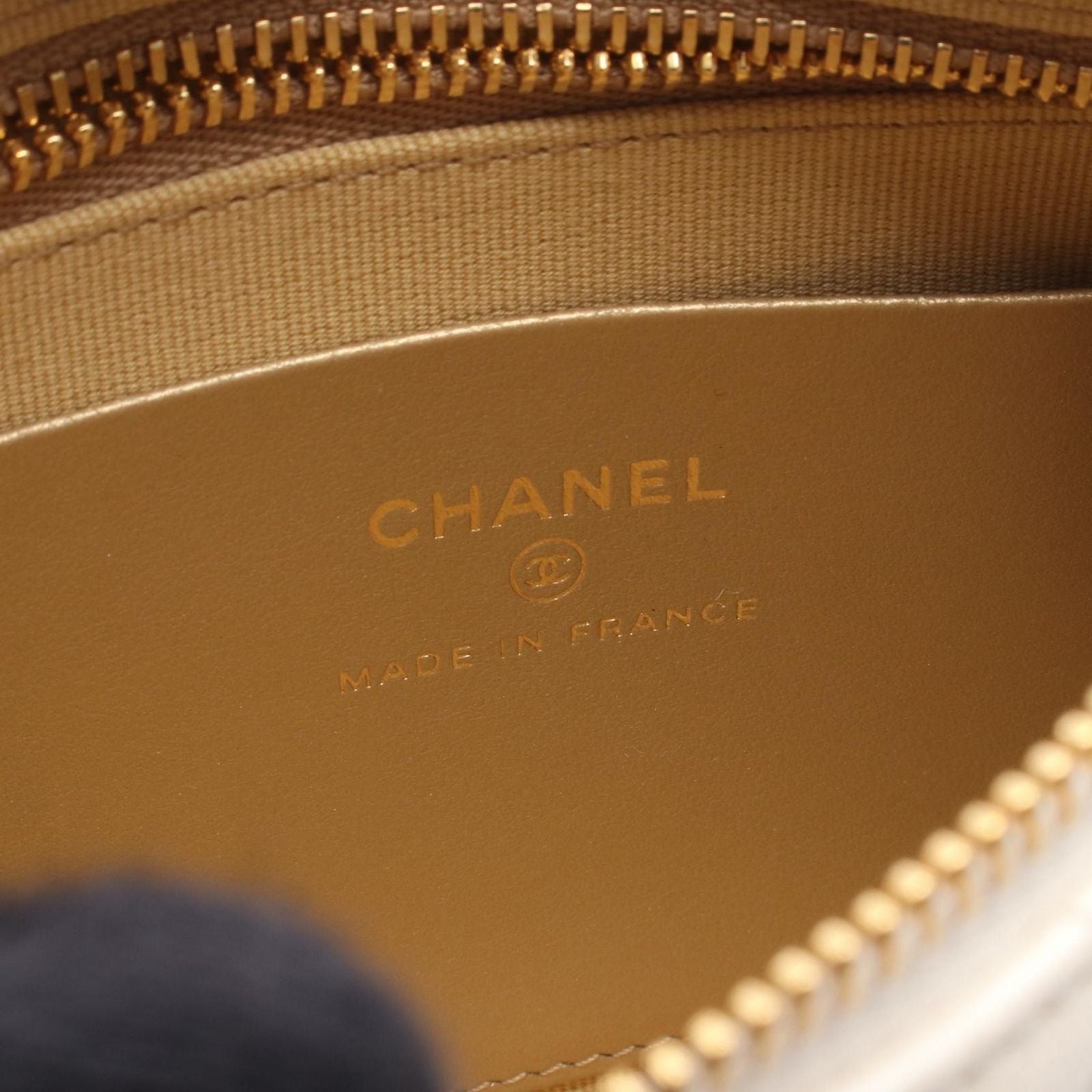 Chanel Shoulder Bag Quilted Small Pearl White Lambskin Chain — view 4