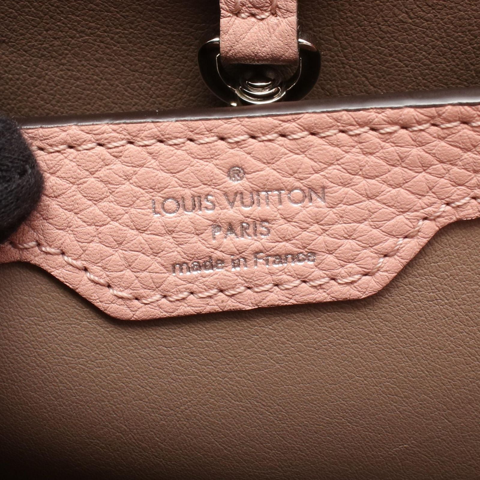 Louis Vuitton Handbag Capucines MM 2-Way Magnolia Leather — view 4