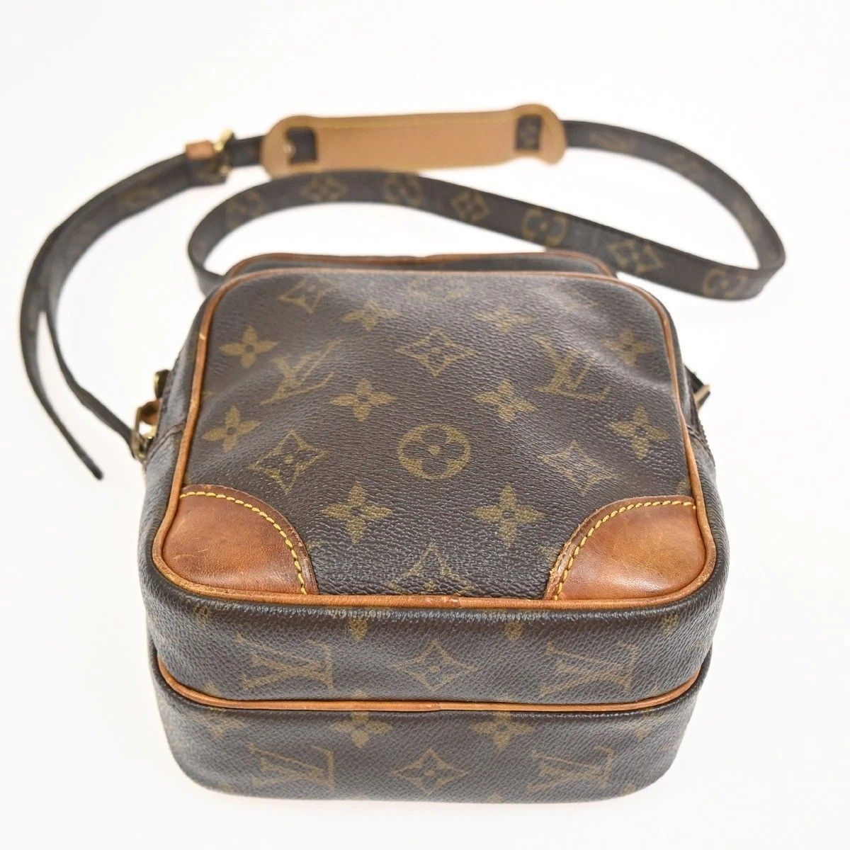 Louis Vuitton Amazon Shoulder Bag Monogram Leather — view 6
