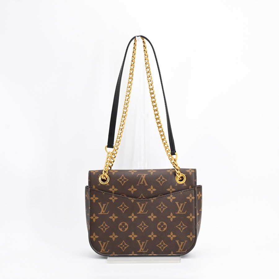 Louis Vuitton Shoulder Bag Passy — view 3
