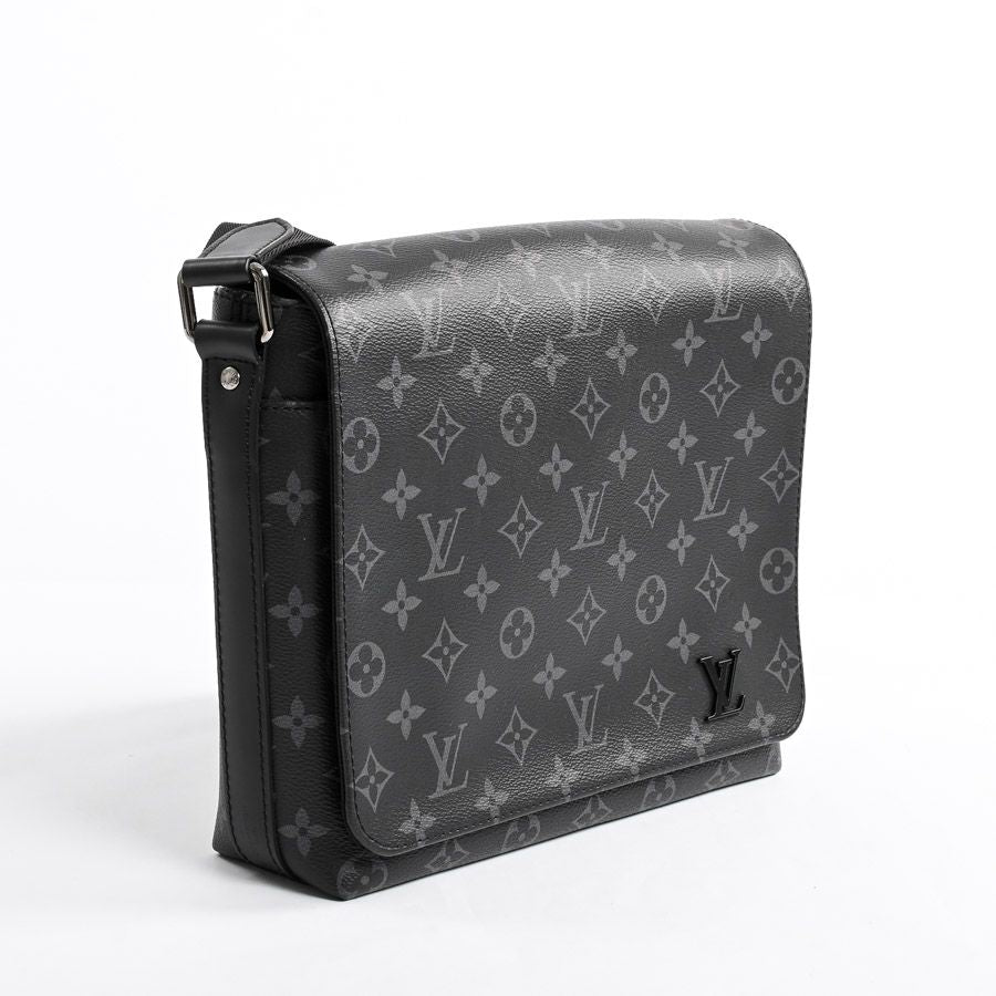 Louis Vuitton Shoulder Bag District — view 2