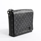 Louis Vuitton Shoulder Bag District — view 2