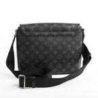 Louis Vuitton Shoulder Bag District — view 3