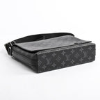 Louis Vuitton Shoulder Bag District — view 5