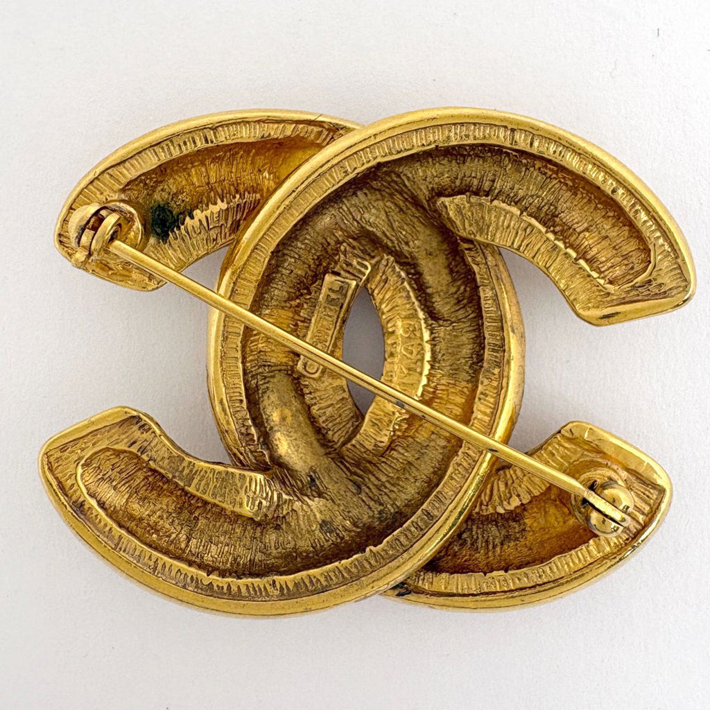 Chanel CC Logo Brooch Gold Plated — view 2