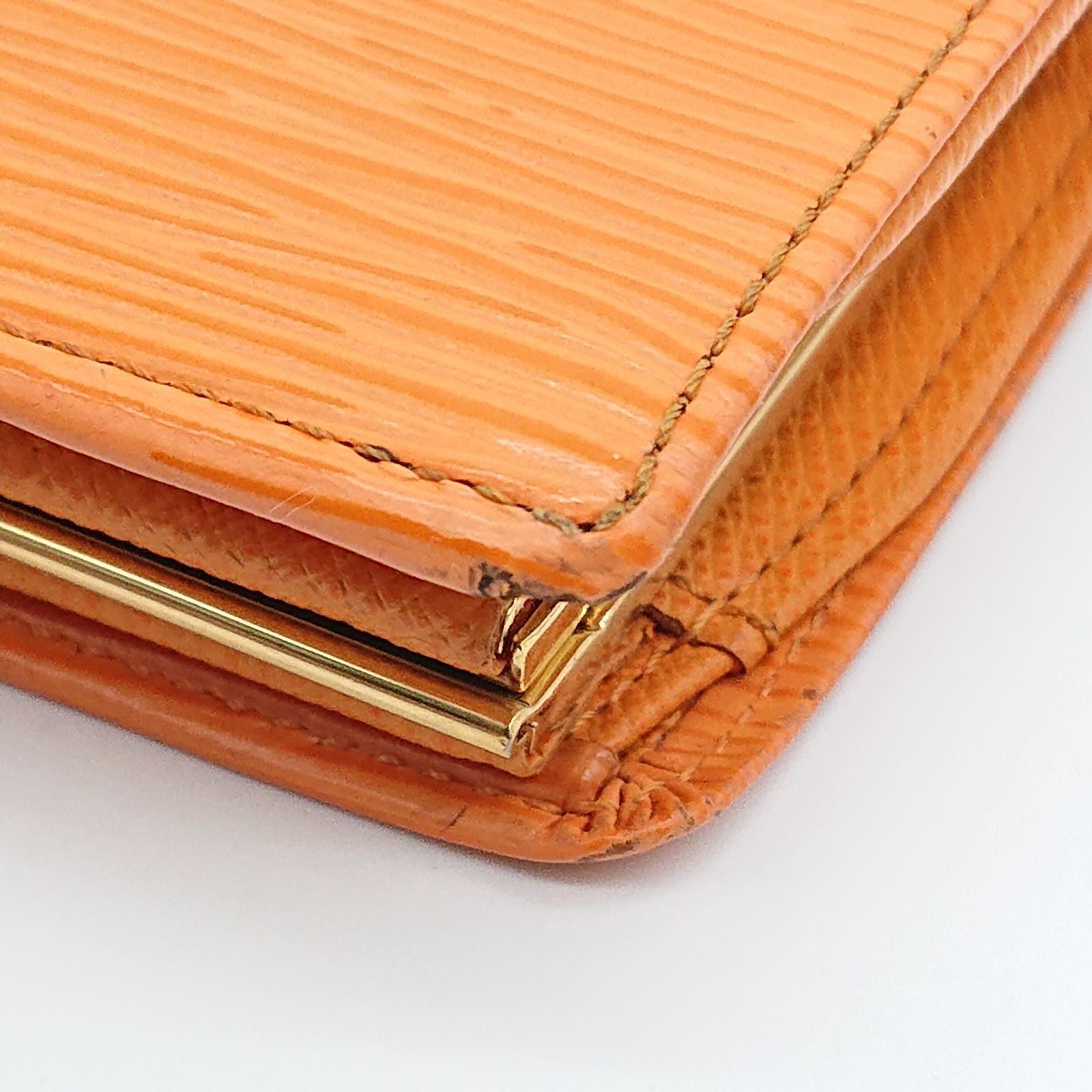 Louis Vuitton Portefeuille Viennois Folded Wallet Kiss Lock Epi Orange — view 9