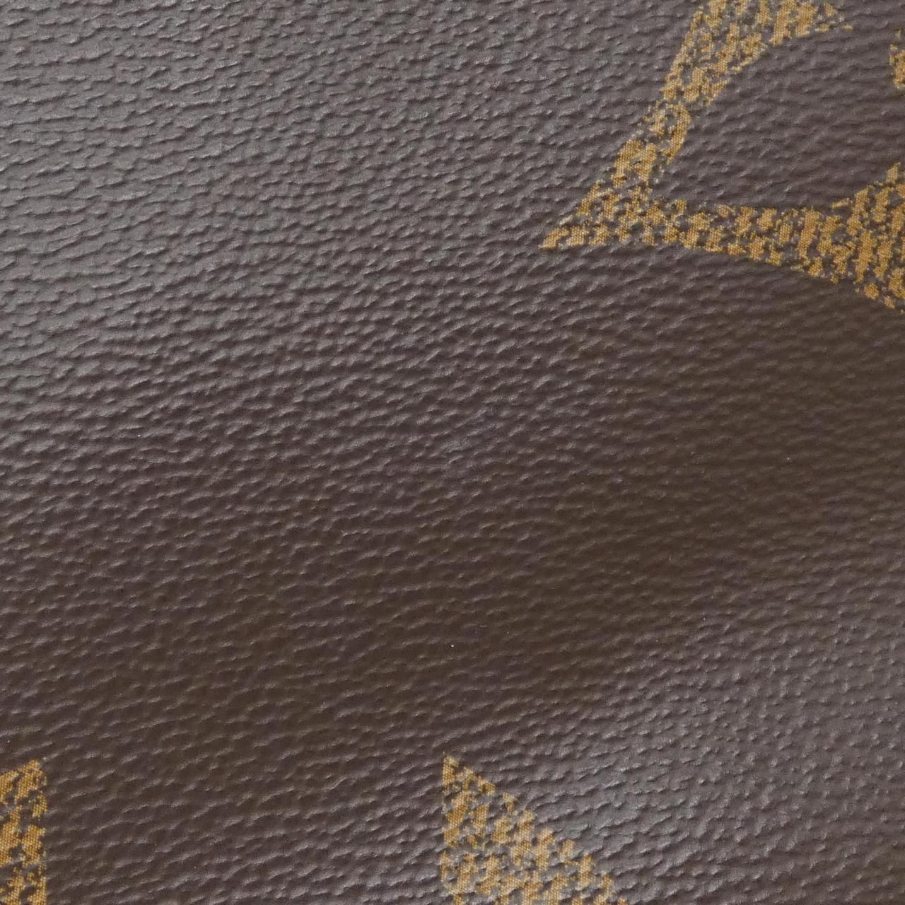 Louis Vuitton Monogram Giant On The Go MM — view 4