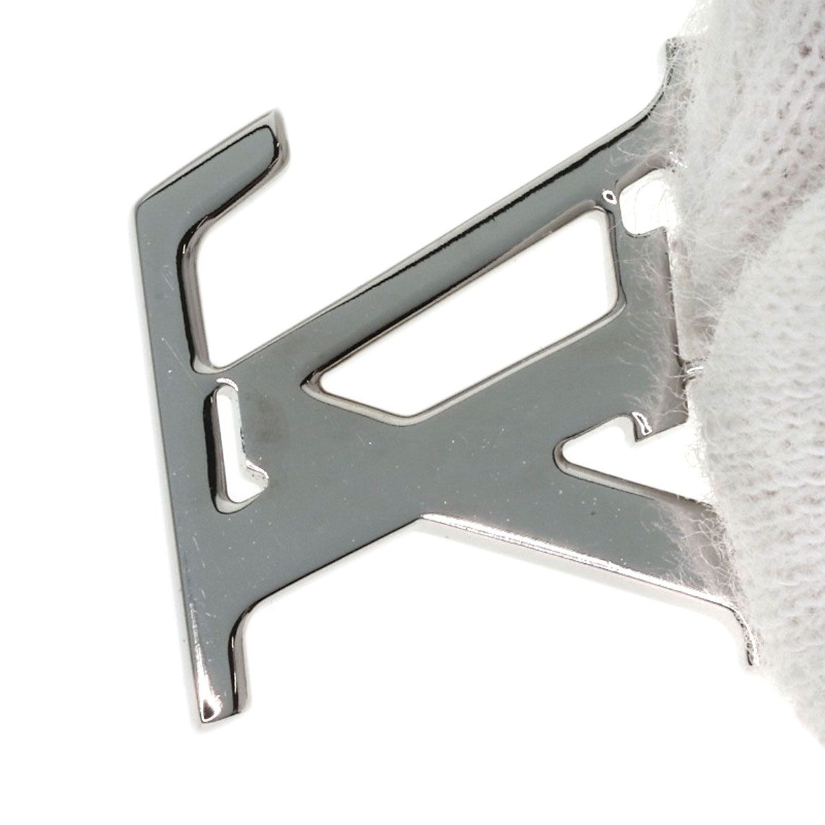 Louis Vuitton Pendentif GM Diamond Necklace 18k White Gold — view 7
