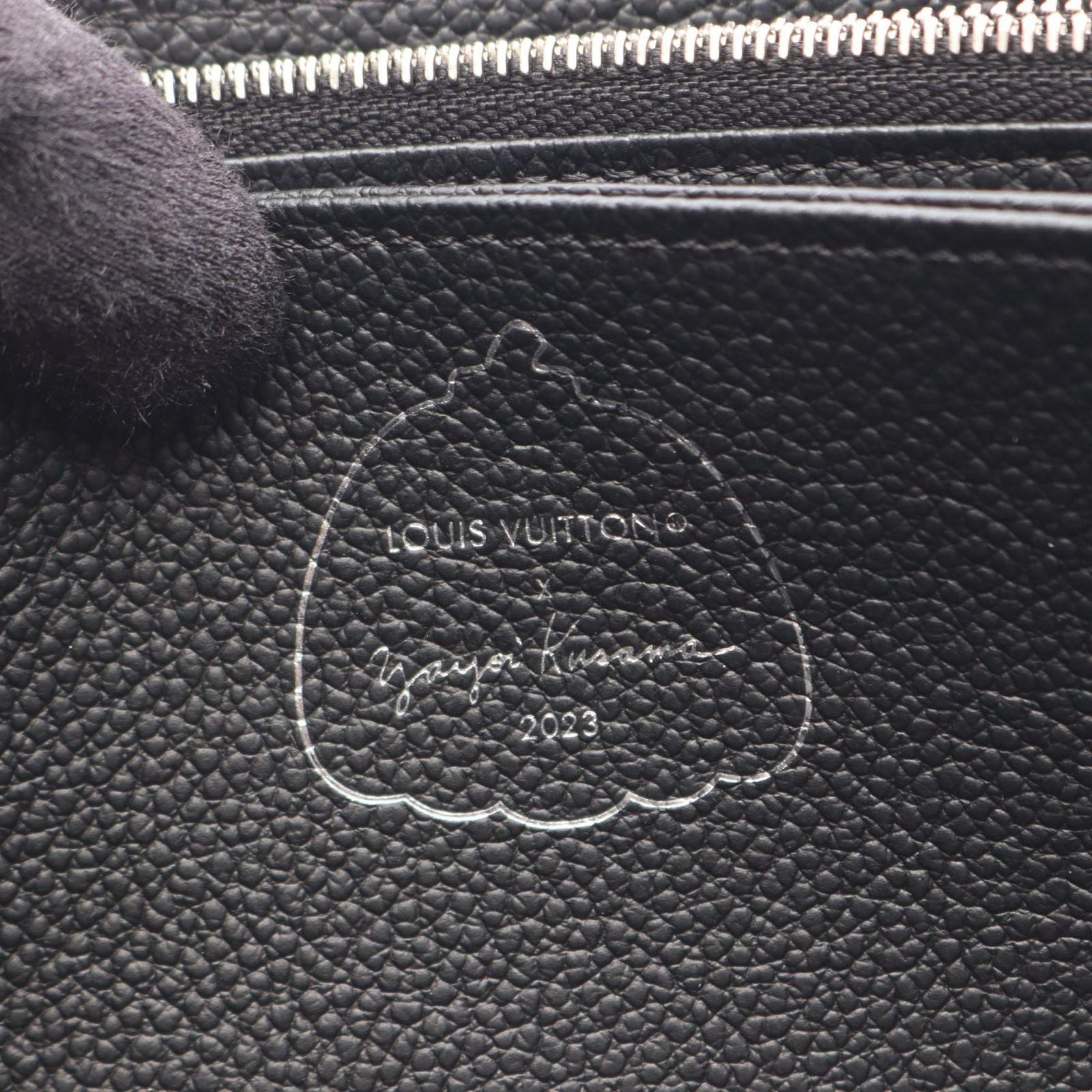 Louis Vuitton Round Wallet LV YK Zippy Monogram Empreinte Noir White Leather — view 4