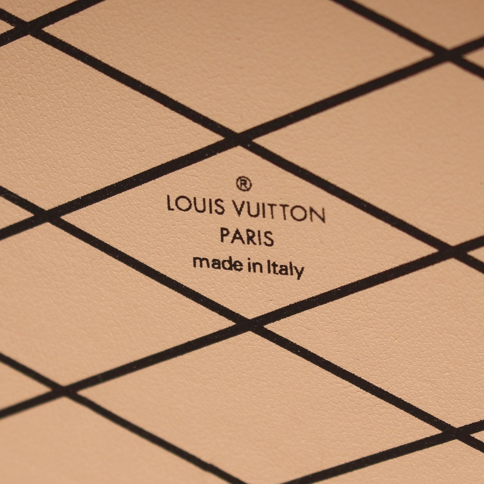 Louis Vuitton Handbag Petite Boite Chapeau 2-Way Beige Black Leather — view 4