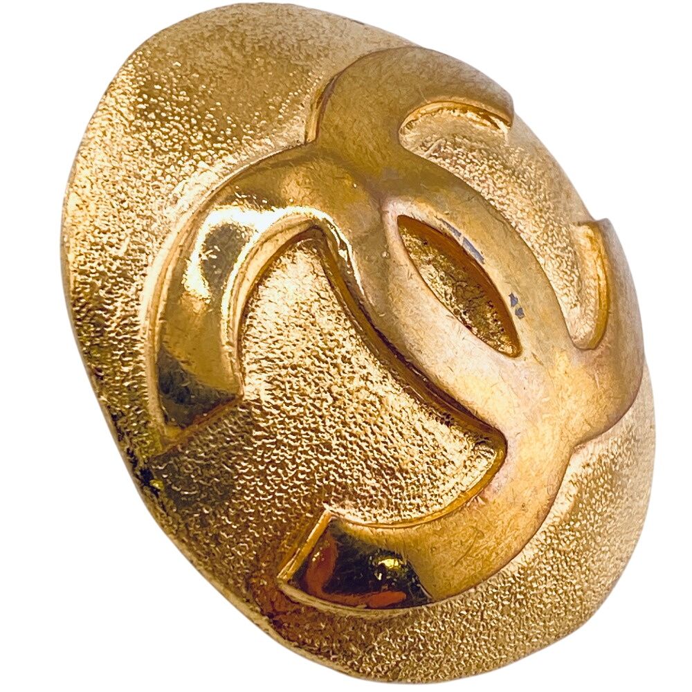 Chanel 29 CC Logo Brooch Gold — view 4