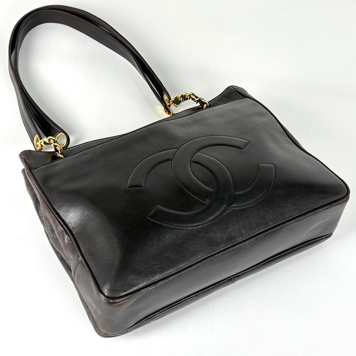Chanel CC Logo Chain Tote Shoulder Bag Leather Black — view 2