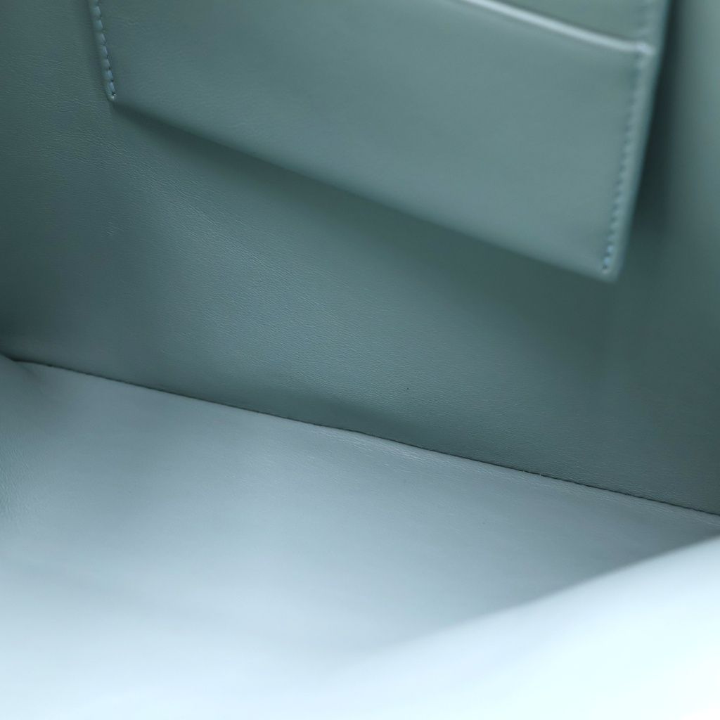 Celine Solo Clutch Light Green Leather Gold — view 6