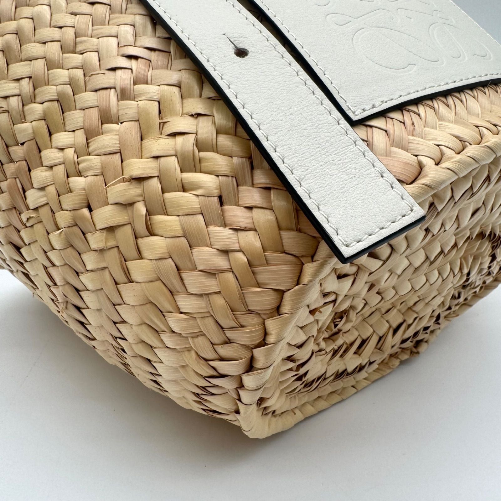 Loewe Handbag Basket Bag Small Raffia Leather White — view 7
